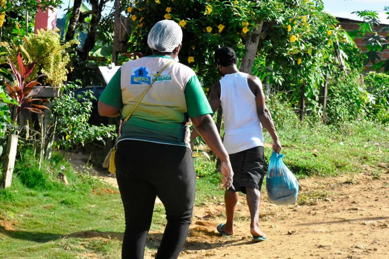 Camacã: Famílias do Assentamento Nova Ipiranga recebem cesta básicas e máscaras